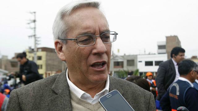 El ahora exviceministro de Gestión Pedagógica Flavio Figallo renunció al Ministerio de Educación en setiembre del 2016. Fue el primer viceministro en renunciar. Su cargo lo mantenía desde el 2014, durante el gobierno de Ollanta Humala. Se desconocen los m