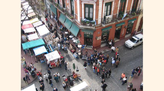 En la capital argentina, San Telmo también es popular entre los extranjeros. El costo promedio de un alquiler es US$ 543 para un departamento amoblado de una habitación y US$ 918 para uno de tres. (Foto: Wikipedia)