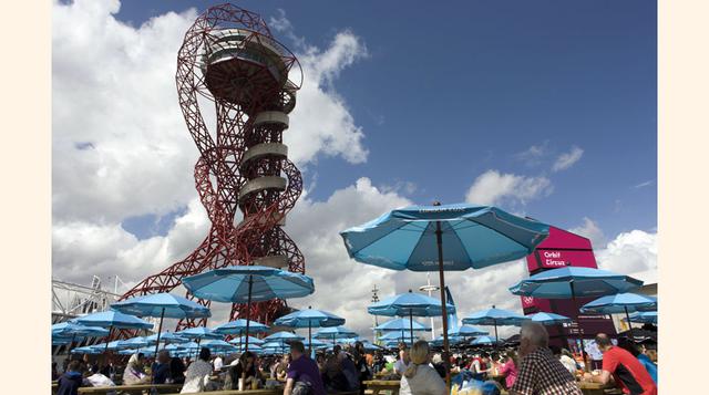 ARCELORMITTAL ORBIT, LONDRES (REINO UNIDO). Inaugurado para los Juegos Olímpicos de Londres de 2012, sus 114.5 metros de altura lo convierten en la obra de arte pública más grande del Reino Unido. Está construido en acero y cuenta con dos plataformas pano