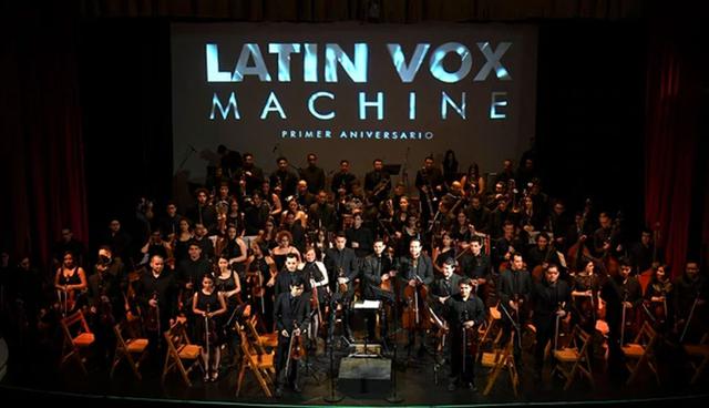 FOTO 1 | Latin Vox Machine es una orquesta de músicos académicos venezolanos emigrados a Buenos  Aires. Dan su primer concierto en un teatro argentino y durante dos horas sienten que han vuelto a casa. (Foto: AFP)