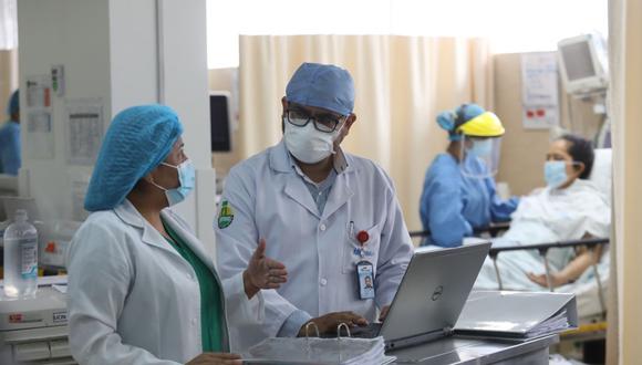 Peruanos podrán seguir con el seguro de salud privado si desean luego de terminar su relación laboral. (Foto: GEC)