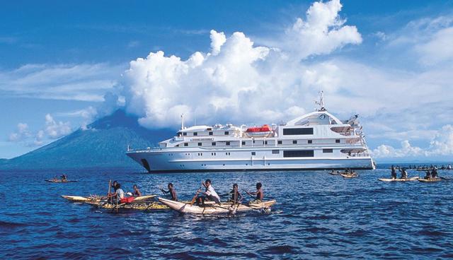 FOTO 12 | Papúa Nueva Guinea y Papúa Occidental, Indonesia. Incluso para los viajeros que sienten que lo han visto todo, la perspectiva de navegar por el remoto lejano oeste del Pacífico suena como una oportunidad emocionante para encontrar comunidades alejadas del mundo moderno. La línea australiana de pequeñas embarcaciones, Coral Expeditions, hará realidad esa perspectiva cuando presente su nave de expedición para 120 pasajeros, Coral Adventurer, en mayo, navegando desde Darwin a Papúa Occidental, Indonesia. Los itinerarios adicionales incluyen Papúa, Nueva Guinea, la otra mitad de la isla cubierta de selva. (Foto: quirkycruise)