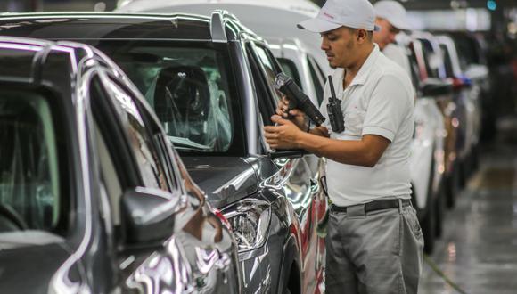 Un portavoz de Nissan no confirmó el número de empleados que pueden ser suspendidos temporalmente, pero recordó que en Estados Unidos sus fábricas permanecen cerradas y seguirán así hasta fines de abril.