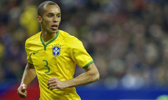 FOTO 5 | Miranda, defensa central del Inter de Milán, tiene un valor de mercado de 9 millones de euros.