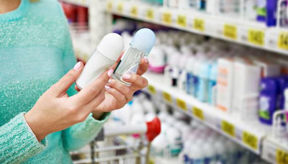 La lista de estos productos va desde bálsamos labiales, desodorantes, maquinillas de afeitar hasta artículos de ropa básica. | Foto: Getty Images/iStockphoto