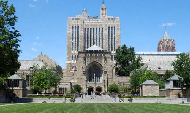FOTO 12 | Universidad de Yale, Estados Unidos. Número de estudiantes: 12,155. Porcentaje de estudiantes internacionales: 21%. Proporción entre hombres y mujeres: 49/51