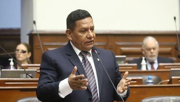 Congresista Esdras Medina dejó entrever que podría  volver a postular a la presidencia de la Mesa Directiva  (Foto: Congreso)