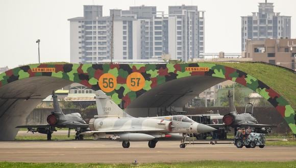 China anunció tres días de ejercicios militares alrededor de Taiwán y voló decenas de aviones a través de Taiwán. Foto:  EFE/EPA/RITCHIE B. TONGO