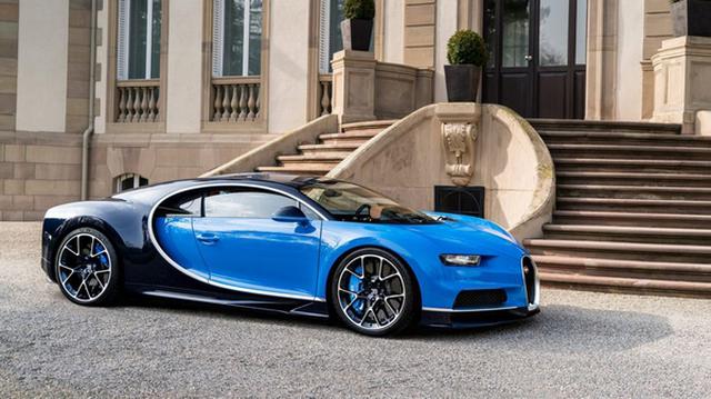 FOTO 6 | Bugatti Chiron: USD 2,6 millones. El mejor auto del mundo. En 2016 ingresó al Olimpo de los "hypercars" tras su presentación en el Salón de Ginebra. Sustituto natural del Bugatti Veyron, todo lo que promete el nuevo ejemplar de Bugatti es sencillamente espectacular: 1.500 CV de potencia, 1.500 Nm de par motor, aceleración de 0 a 100 kilómetros por hora en 2,5 segundos y una velocidad máxima de 420 kilómetros por hora.