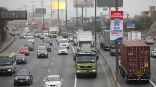 Transporte de carga ya opera al 70% de su capacidad, pero aumentan restricciones en las vías