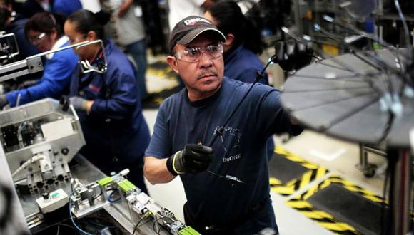 El gobierno mexicano clasificó a las empresas automotrices, mineras y constructoras como actividades esenciales, y les dio luz verde para reiniciar operaciones en México desde fines de mayo. (Foto: AFP)