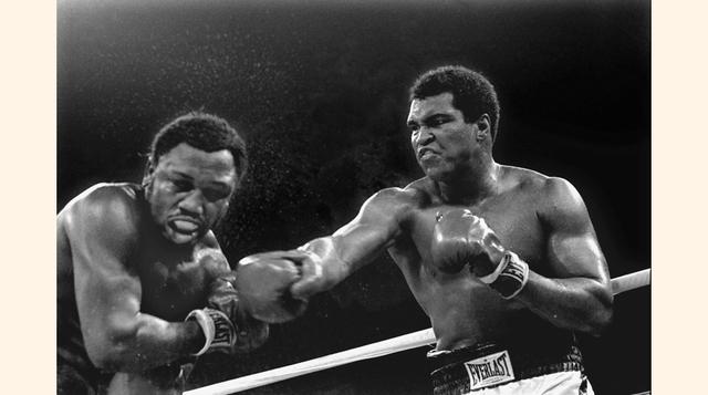 1. Muhammad Ali vs. Joe Frazier III. Evento promocionado y conocido mundialmente como &quot;Thrilla in Manila”. La pelea se celebró el 01 de octubre de 1975 en la capital filipina y tuvo a Ali como vencedor. (Foto: Mundo Deportivo)