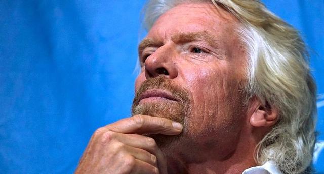 FOTO 9 | 9. Richard Branson se levanta a las 5 de la mañana para leer
“Este momento del día es muy tranquilo, antes de que el resto del mundo se conecte, así que es ideal para ver las noticias o contestar correos”, escribió el fundador de Virgin Group. “Estas horas me dan la oportunidad de empezar cada día fresco y organizado”. (Foto: Rick Wilking/Reuters)