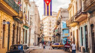 El 77% de los migrantes cubanos envía remesas a la isla, según encuesta