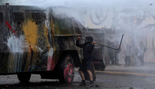 El sentir social no quiere verse relacionado con el mundo oficialista y prefiere tomar decisiones en conjunto sin ligarse a la agenda social propuesta desde el Ejecutivo. (Foto: AFP)