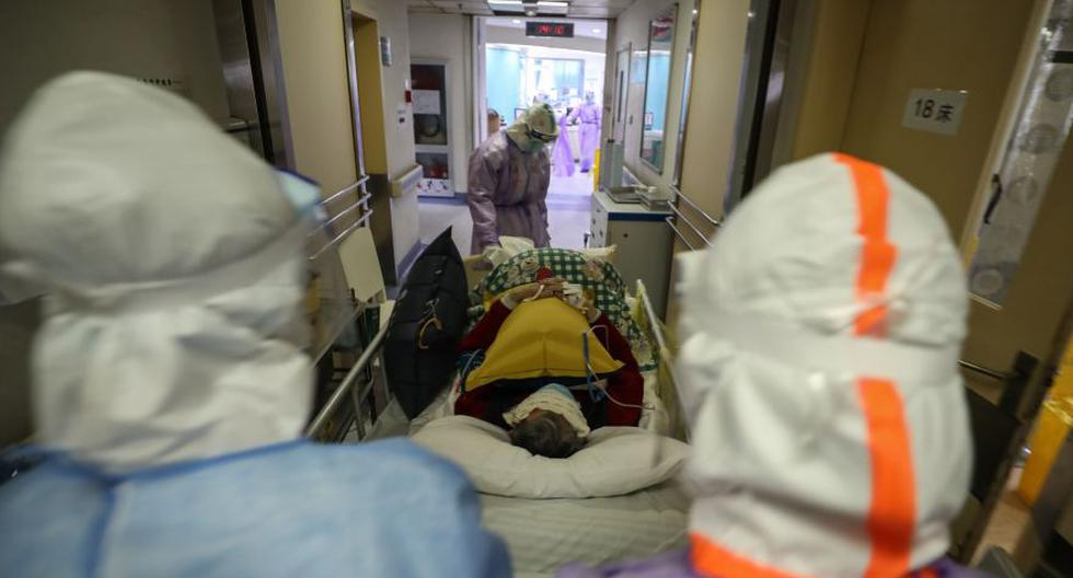 os primeros contagiados en Chile son un médico de 33 años y su esposa, que regresaron al país después de viajar a Singapur. (Foto: STR / AFP)