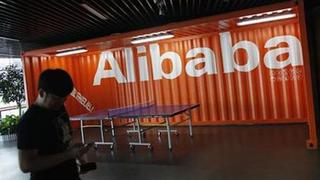 Alibaba recompra mitad de participación de Yahoo