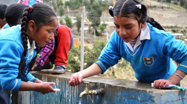 "En el año 2021 todos los peruanos deberían tener acceso a agua potable y desagüe, las 24 horas".