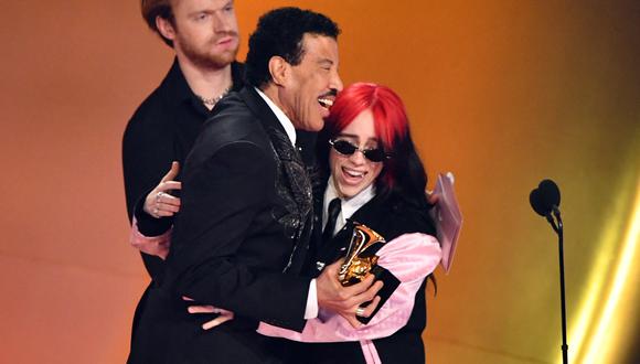 Billie Eilish y Finneas O'Connell fueron los grandes ganadores de la noche en los Premios Grammy 2024. (Foto: AFP)