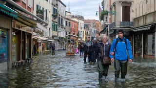 Venecianos cansados del turismo y las inundaciones