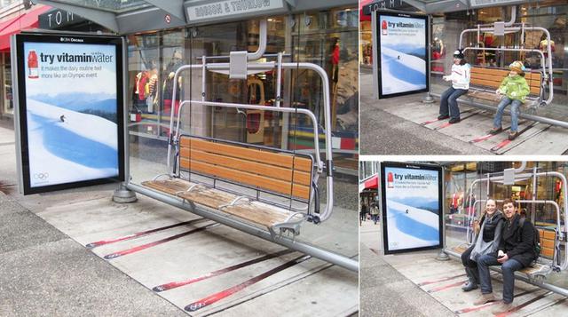 Para los Juegos Olímpicos de Vancouver en el 2011, Vitamin Water transformó el paradero en un ascensor de ski.