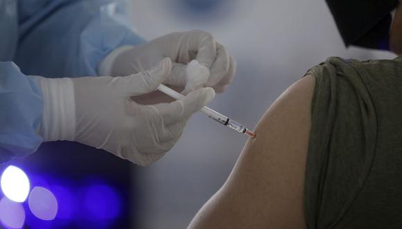 El Perú se suma a los países que aplican la vacuna monovalente adaptada contra el COVID-19 ante el aumento de contagios en Lima y otras regiones del país. (Foto: GEC)