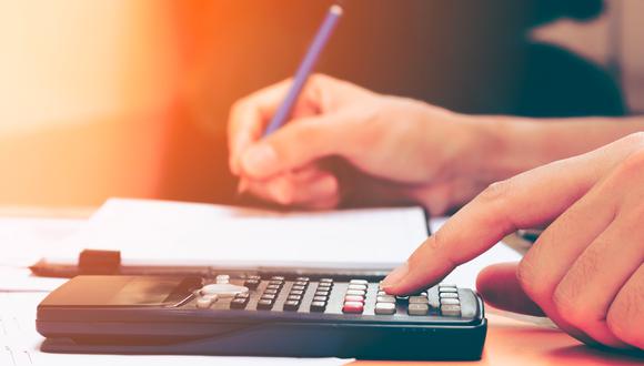 Consulta con tu entidad financiera qué herramientas ofrecen para ayudarte a controlar tus gastos personales. (Foto: iStock)