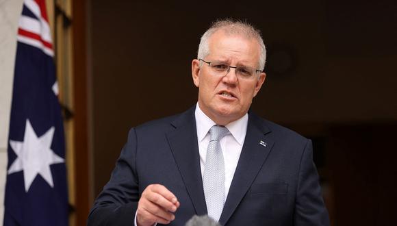 El primer ministro de Australia, Scott Morrison, anunció sanciones financieras dirigidas y vetos de viajes como primer paso en respuesta a la agresión rusa contra Ucrania. (Photo by STRINGER / NO BYELINE / AFP)