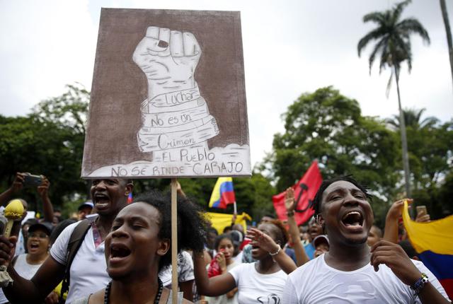 Para evitar desmanes, el Gobierno puso en marcha medidas de seguridad que incluyen el cierre de las fronteras, despliegue de policías, vigilancia aérea y refuerzo de militares si es necesario en algunas ciudades. (Foto: EFE)