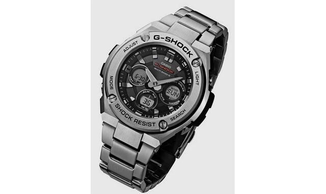 G-Shock. G-Steel. Este reloj fue concebido en 1983 como el más resistente del mundo gracias a su caja hecha de resina. Este material sigue siendo el preferido dentro de la colección, aunque la firma no descarta alternativas como el acero para ofrecer refe