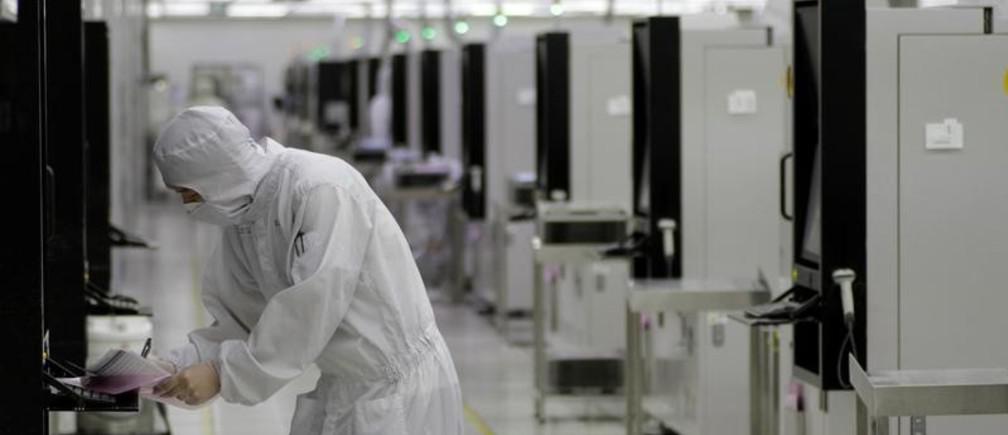 Microchip en la mano (Foto: Reuters)