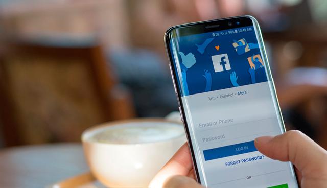 FOTO 4 | 4. Deshazte de los malos hábitos

Este es un hecho difícil de enfrentar, pero el hecho de sentir que nunca tienes tiempo para nada puede deberse a que sigues cayendo en malos hábitos. Por ejemplo, ¿sueles quedarte dormido todo el tiempo, o ver demasiadas series en la tele por la noche? ¿Estás en redes sociales más tiempo de que deberías o sales demasiado con tus amigos?

Probablemente respondiste que sí a por lo menos una de estas preguntas, porque después de todo… eres humano. Todos necesitamos relajarnos un poco de vez en cuando. Darte un descanso puede ser algo bueno para tu carrera. Pero si estás haciendo esto todos los días, entonces acabas de identificar varias cosas que puedes cambiar para tener más tiempo que aprovechar. (Foto: ESAN)