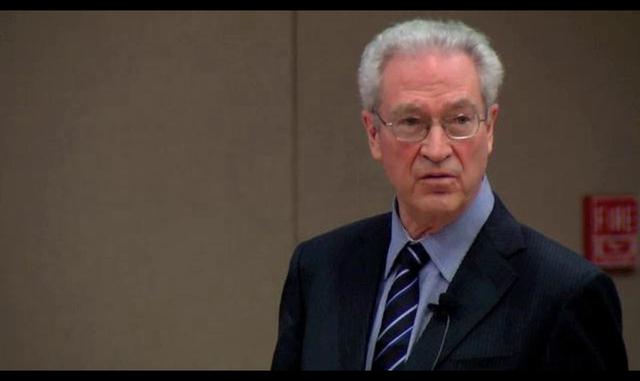 FOTO 5 | Michael Jensen de la Universidad de Harvard. Finanzas Corporativas.