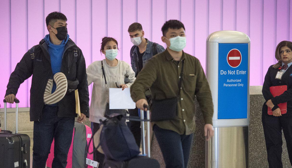 El país norteamericano emitió una advertencia de viaje de nivel cuatro ante la enfermedad que nació en China. (Foto: AFP)