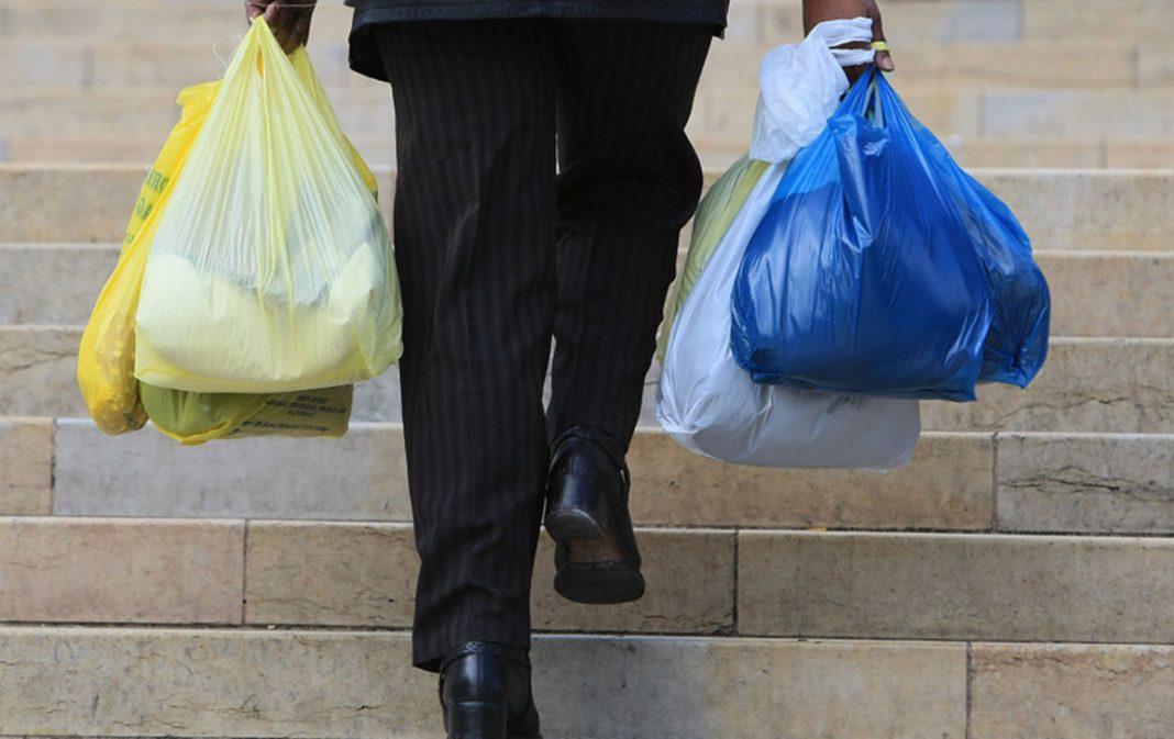 El mundo de los logos, antaño tan ligado al de las bolsas de plástico, ha evolucionado para adaptarse a las nuevas herramientas publicitarias, que en el siglo XXI se han trasladado a la pantalla.