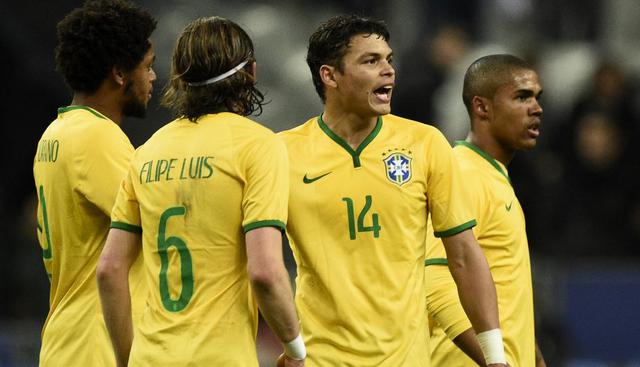 Esta web también sostiene que el defensa recibe un salario anual de 17 millones de dólares por parte del PSG. Esta cifra le permite ser uno de los mejores remunerados en su equipo. (AFP)