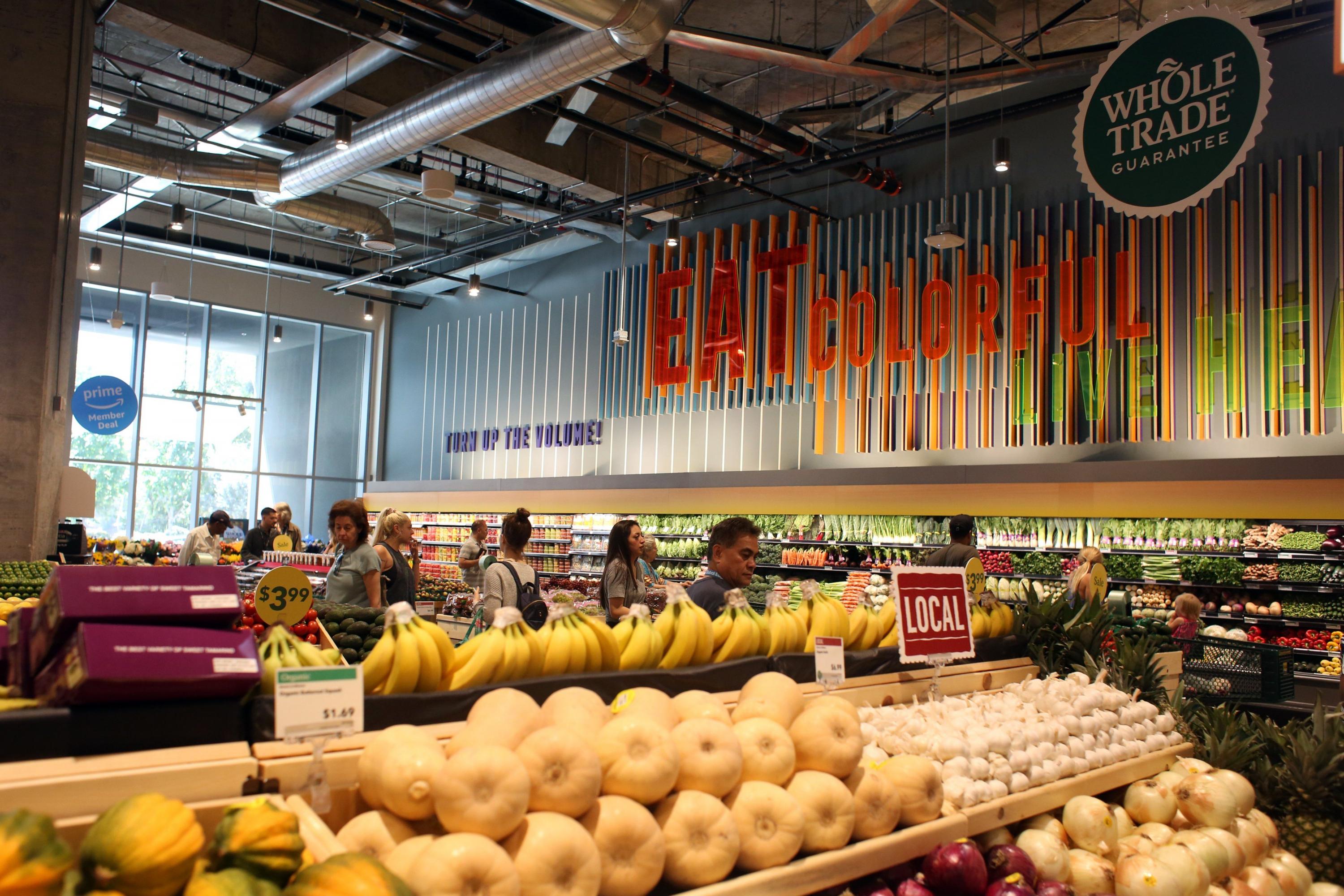 Whole Foods Market prioriza la venta de productos orgánicos y naturales sin preservantes, colorantes, saborizantes, edulcorantes artificiales ni grasas hidrogenadas. (Foto: Bloomberg)