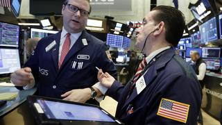 Wall Street abre al alza y deja de lado guerra comercial