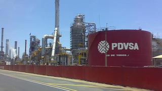 Debilitada por sanciones, venezolana PDVSA cede operaciones en campos petroleros a firmas extranjeras