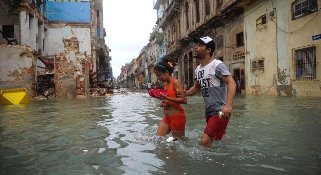 FOTO 1 | Las autoridades de Cuba evalúan las consecuencias del paso de Irma y advertían de grandes daños en los cayos de la costa norte, plagados de centros vacacionales y ciudades, además de pérdidas en los cultivos del centro de la isla.