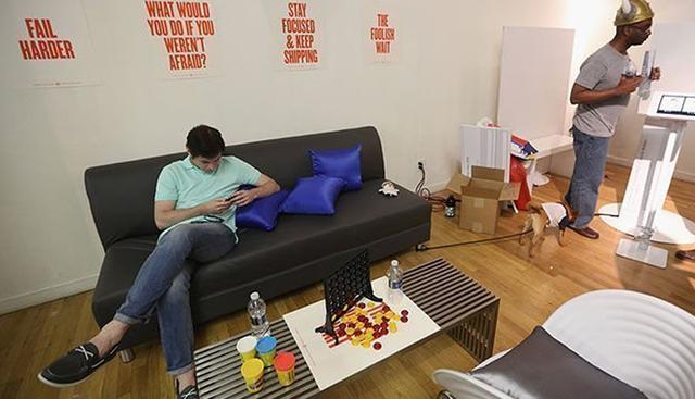 FOTO 6 | 6. Te centras en la calidad.
En los primeros momentos de una startup todo es nuevo y desconocido; las cosas se van haciendo como pueden y a menudo todo va demasiado rápido como para gestionarlo correctamente, por eso se dice que la mayoría de ellas “mueren de éxito”. Ahora, sin embargo, puedes permitirte centrarte más en la calidad y en los detalles.