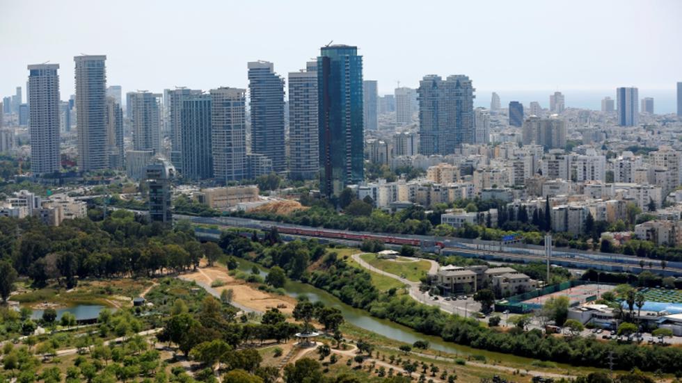 Tel Aviv encabezó la lista en parte debido a la fortaleza del shekel israelí frente al dólar estadounidense [Archivo: Corinna Kern / Reuters]