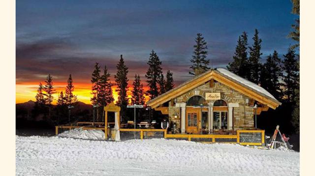 3. Alpino Vino, Telluride, Colorado, Estados Unidos: El restaurante más alto de los Estados Unidos, a más 3,000 metros de altura, no es apto para aquellos que padecen de vértigo. Para acceder al establecimiento, sus clientes han de realizar un pequeño rec