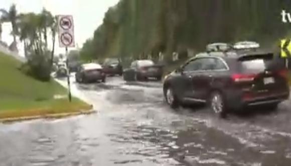 Chorrillos con calles inundadas y aniego en vía en la Costa Verde tras lluvia por más de 5 horas. (Foto: TV Perú)