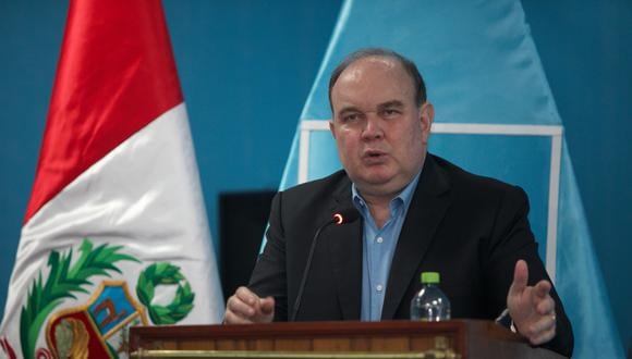 Alcalde de Lima sostuvo que el TC debe “parar” esa situación.