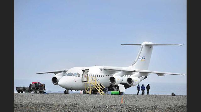 Esquivar el Paso de Drake: Otra ventaja de navegar en el Legend es que sus pasajeros nunca deben cruzar el Pasaje de Drake, conocido por sus aguas agitadas. Dado que es una de las pocas embarcaciones que ya están apostadas en la Antártida (y no en Ushuaia