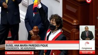 Susel Paredes juró “por la igualdad”, portando bandera LGBTI+ en Congreso