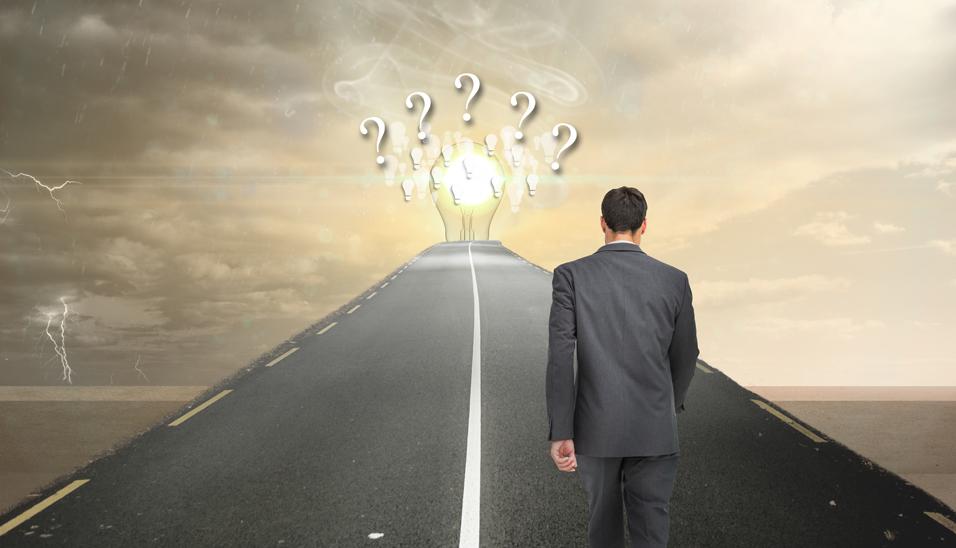 FOTO 1 | No tomes decisiones apresuradas: el aprendizaje suele ser a prueba y error. Es normal que haya momentos en los que dudes. Tomate tu tiempo para pensar bien y no tomes decisiones en el momento o sin contar con la información suficiente. (Foto: Freepik)