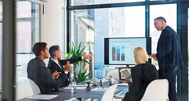 FOTO 3 | Usa criterios mensurables Sé explícito acerca del tipo de desempeño que buscas en una persona, y cada vez que sea posible, busca formas de cuantificar esos criterios mediante números o fechas.(Foto: istock)