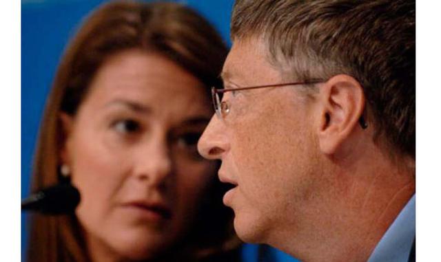 Gates y Melinda. Entre 1982 y 1987, Gates estuvo saliendo con Ann Wibland, una exitosa empresaria y mujer de negocios. Pues bien, antes de casarse con Melinda, Bill la llamó, en 1993 para pedirle consejo. Ann le dió su aprobación y le dijo que sería una b